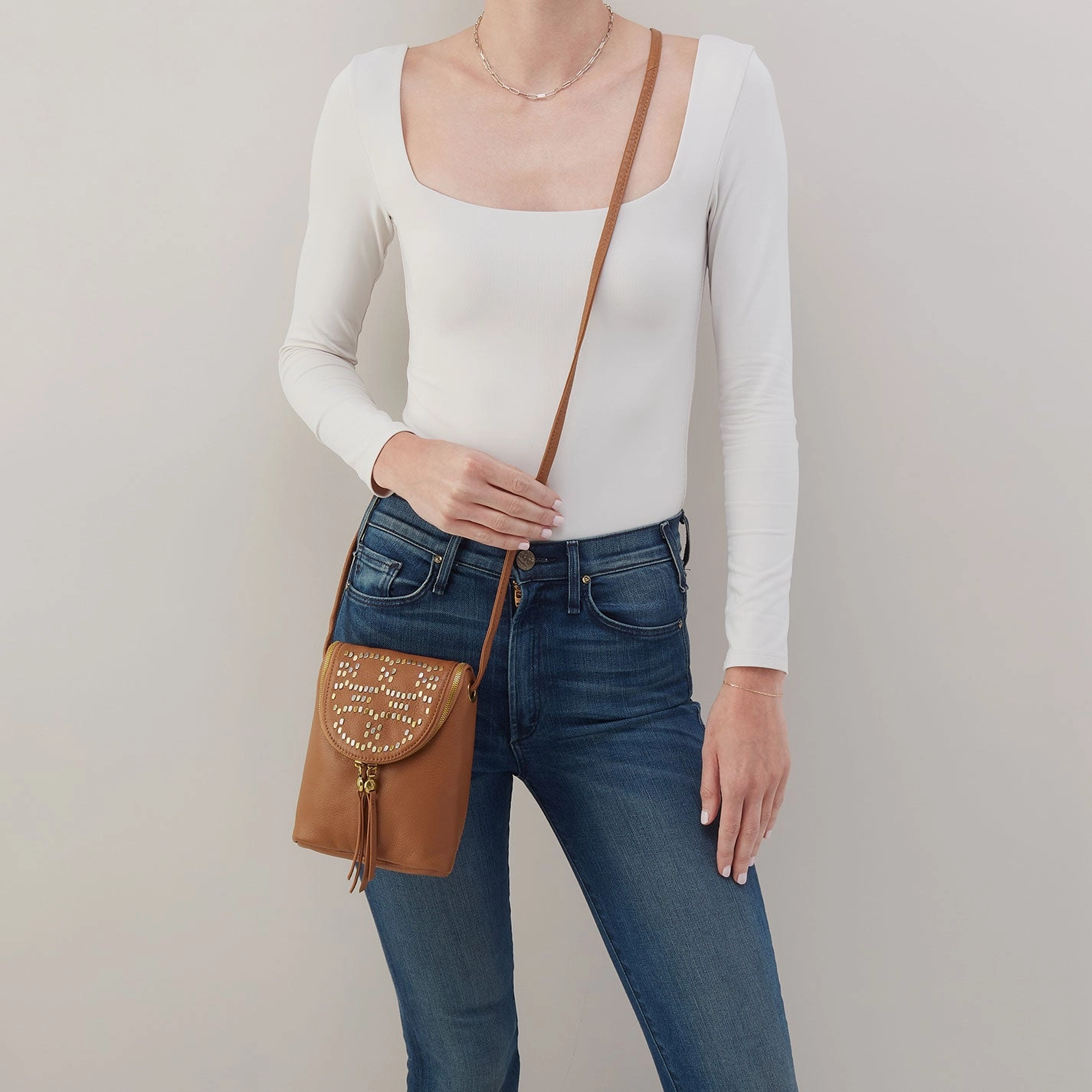 Fern Crossbody In Pebbled Leather - Warm Honey Pixel Studded