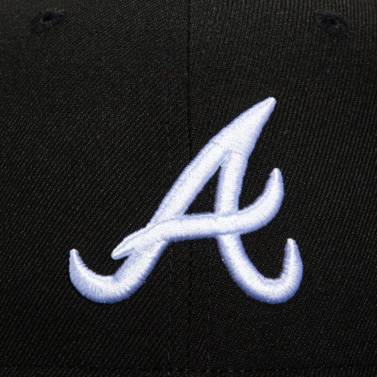 New Era 9Fifty Atlanta Braves Snapback Hat - Black. White