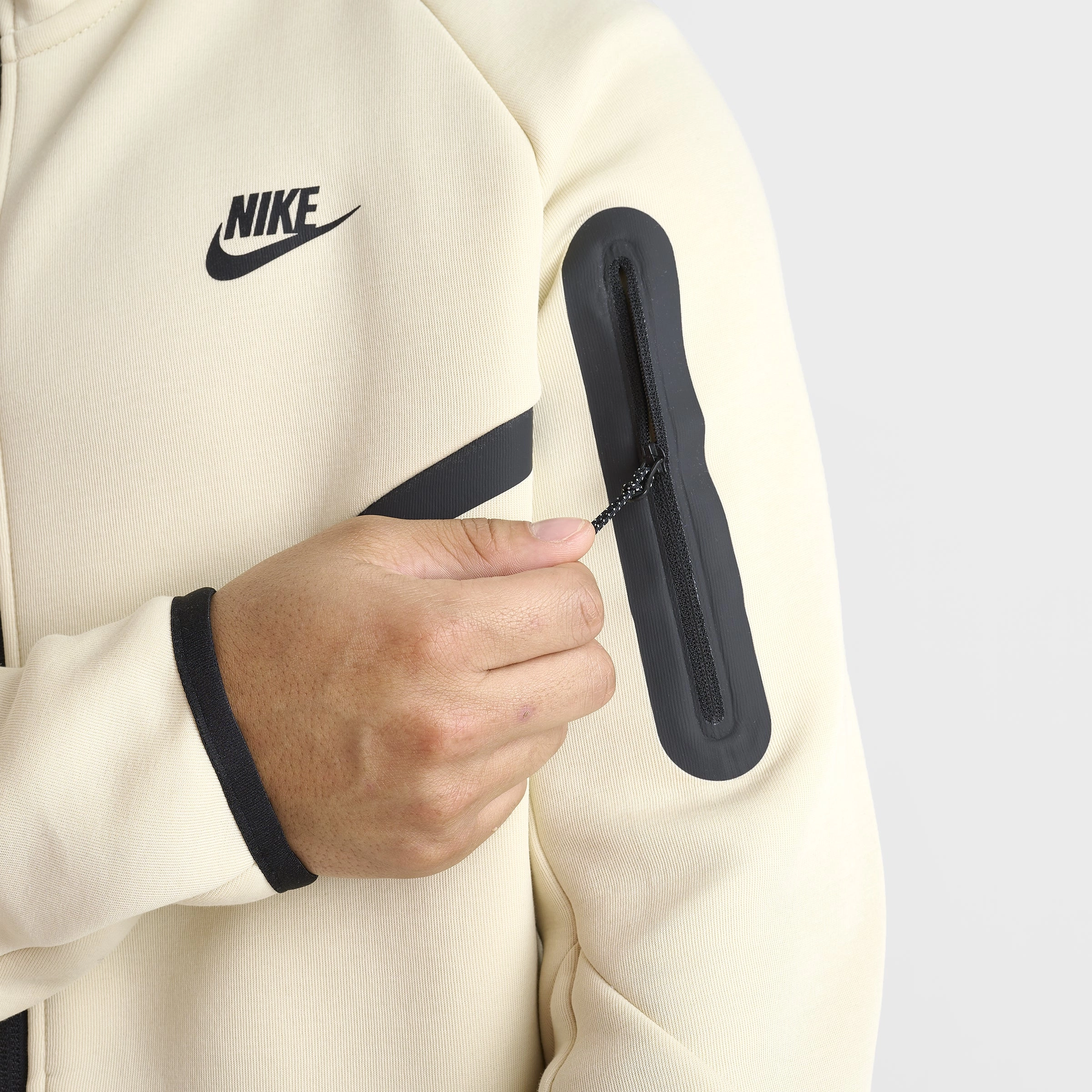 Nike Tech Fleece Full-Zip Windrunner Hoodie Light Khaki / Black